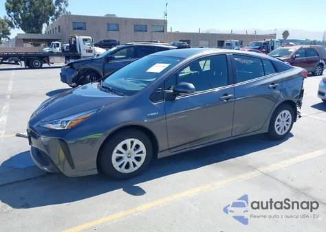 2021 Toyota Prius Le z USA, uszkodzony, nr VIN JTDKAMFU2M3131362